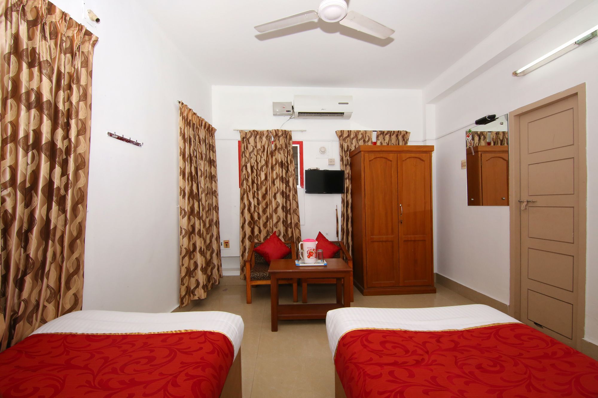 Kochi Oyo 6712 Hotel Malabar House מראה חיצוני תמונה